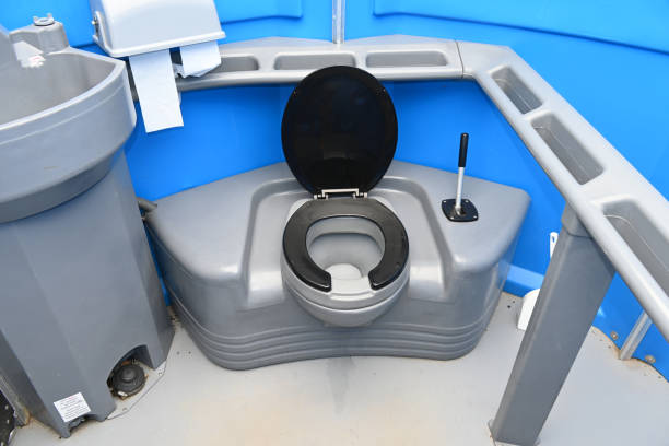 Best Portable toilet rental cost  in Waunakee, WI
